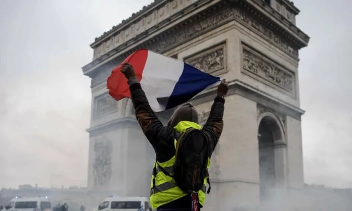 _legacy_2019_01_giletjaunes