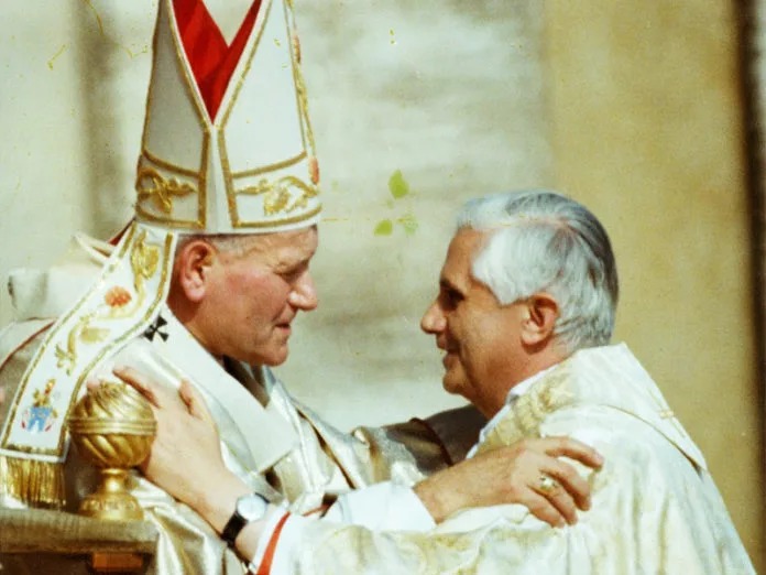 _legacy_2019_04_ratzinger-y-juan-pablo-ii